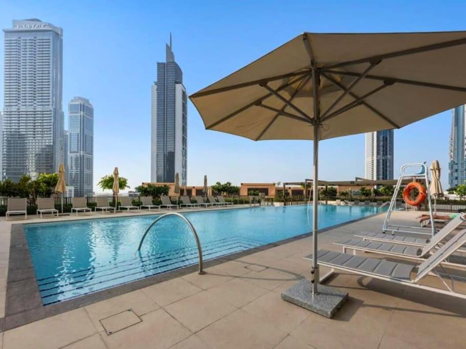 Sea & Views - Burj Crown - 5 Min Walk To Mall Апартаменты